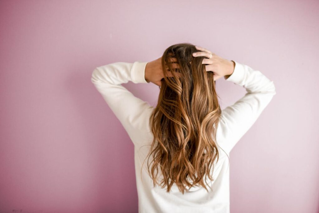 Queda de cabelo: causas e o que fazer com o cabelo caindo? cabelo